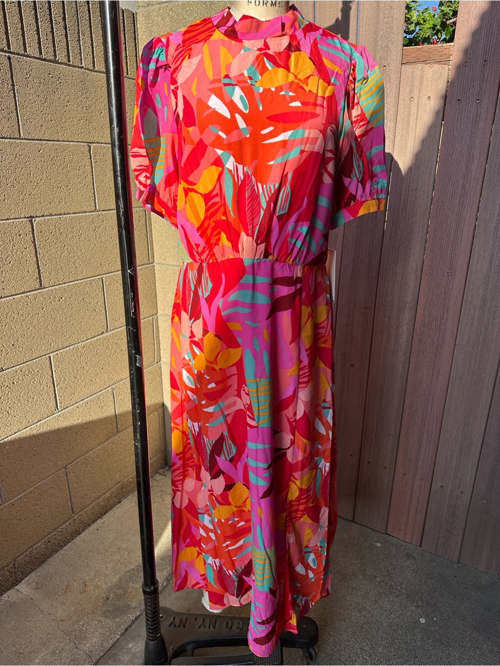 NWT JULIA JORDAN | Women’s 14 Multi Color Floral Midi Dress with Puff Sleeves